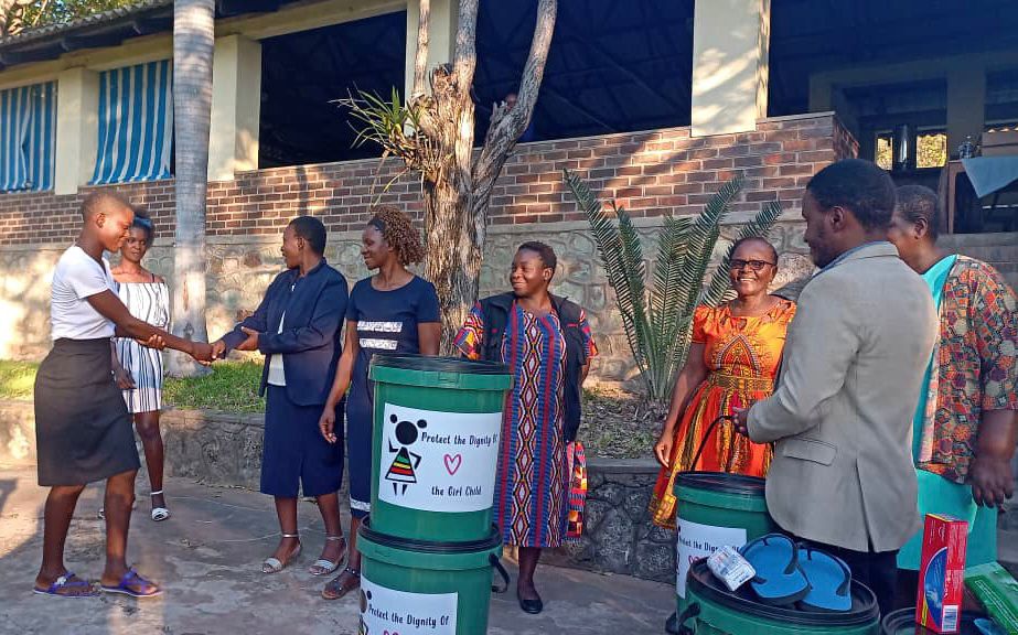SAfAIDS's tweet photo. Promoting #MHM menstrual hygiene management and #SRHR, under @PSAAlliance programme; supported by @SwissDevCoop; contributed 300 Dignity Packs for adolescent girls &amp; young women, including #SAM4SRHR mentees; to schools &amp; youth-friendly centers in Binga District of #Zimbabwe https://t.co/cklPrK5xp4
