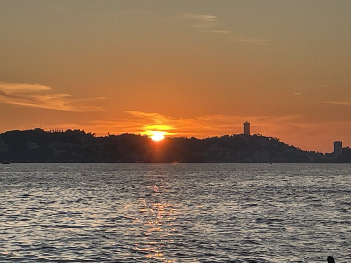 JimmeAlarcon's tweet photo. @_tammyparra Acapulco, CDMX 🌅 https://t.co/1829G0siCa