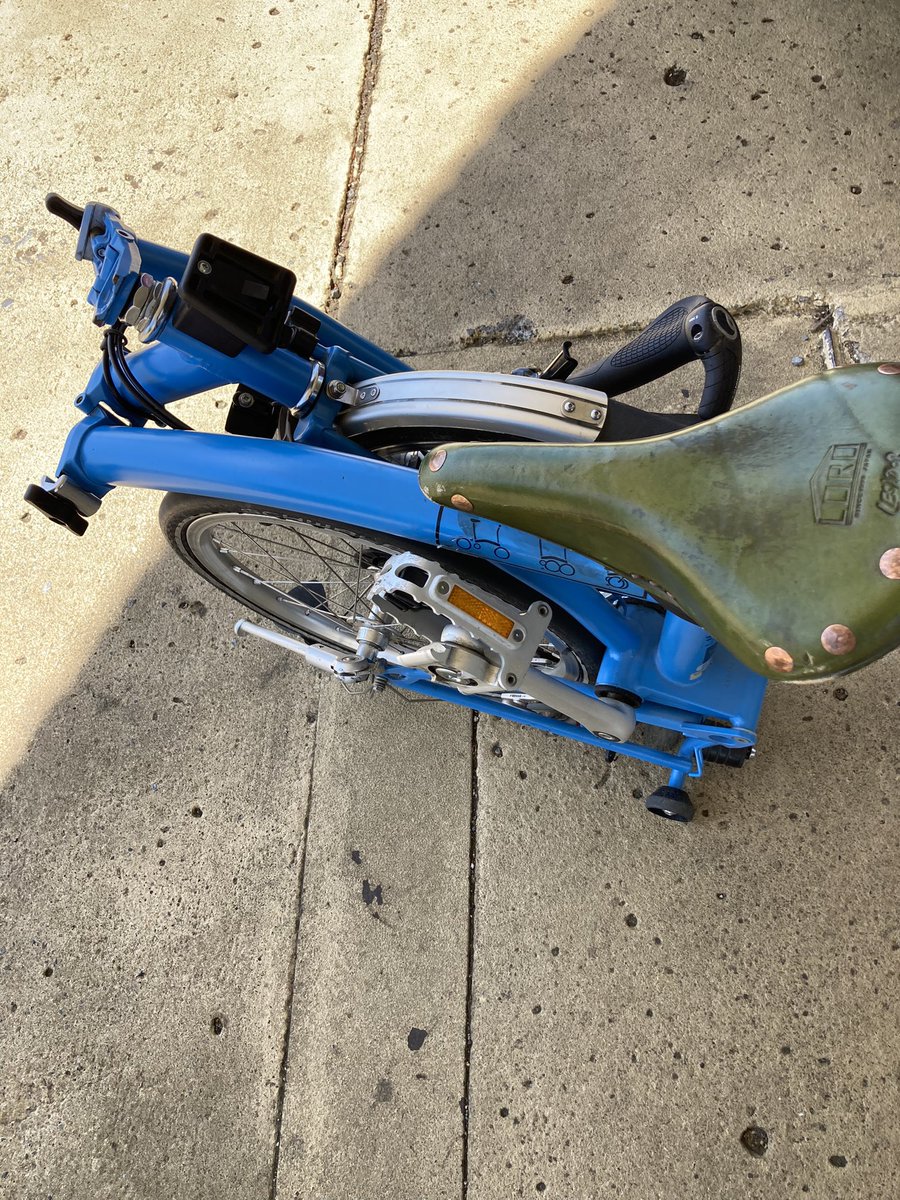 nobhtnk's tweet photo. #ブロンプトン （ #BROMPTON ） #ミニベロ  （  #MINIVERO ）

#パンク修理

空気圧が低いまま乗ったことによるチューブの劣化でチューブ交換となった

#CYCLETECHIKD https://t.co/blN4ZzrNGe