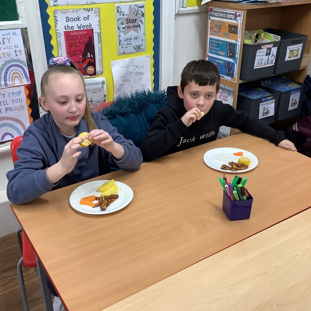 #Oak class took part in some magnificent #Mayan food tasting!

#LaindonPark #LaindonParkPrimary #LaindonPrimary #Laindon#Zenith