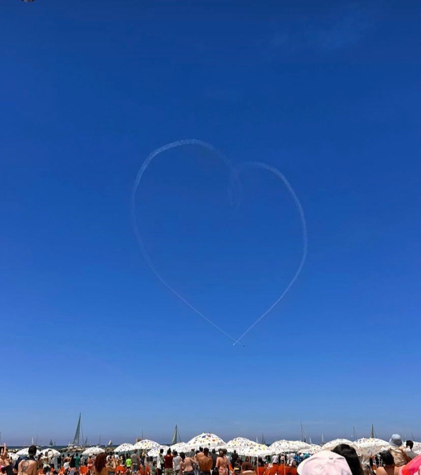 #Israel75: The Israeli Air Force <a href="/IAFsite/">Israeli Air Force</a> takes it to the skies to celebrate the country's 75th Independence Day! ✈️🇮🇱

📸 Elie.touitou

#IsraelIndependenceDay