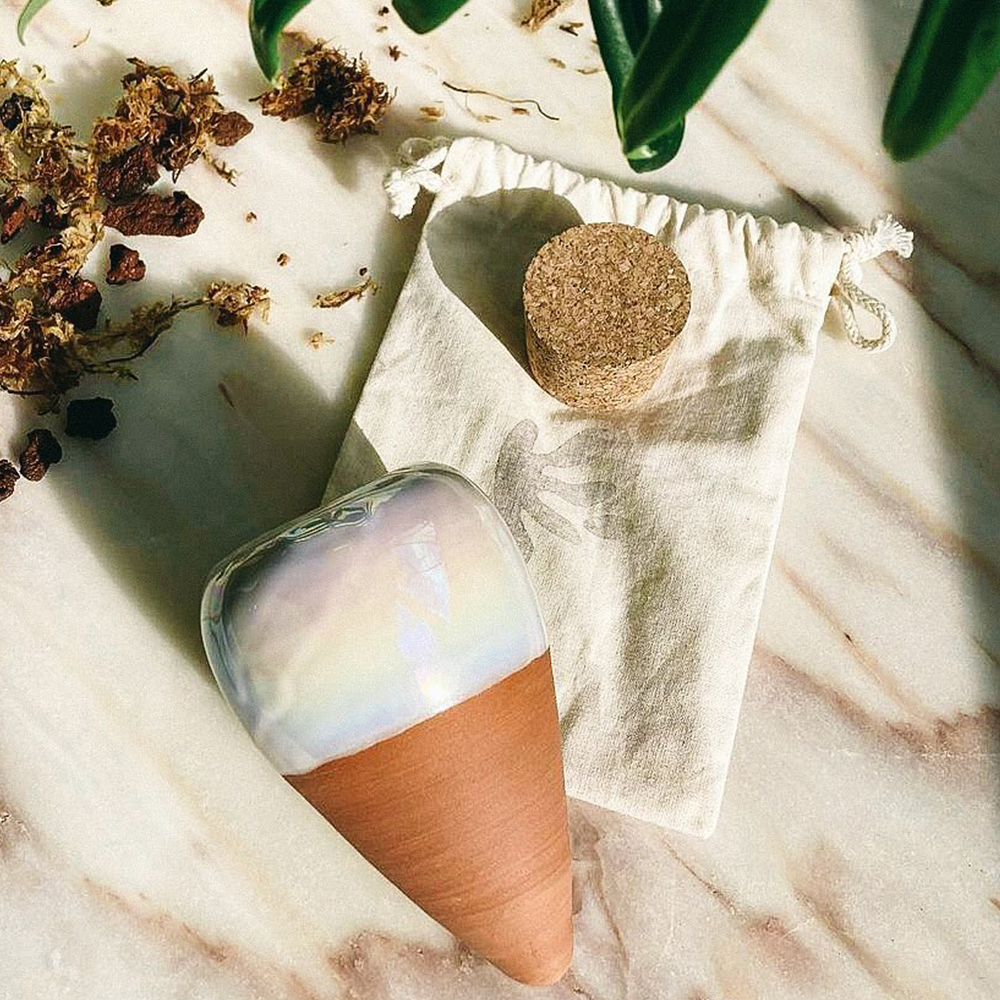 mudamlux's tweet image. At #MudamStore and mudamstore.com. #Pepin is a young #ecoresponsible family brand from Lille. Their #Ollas are microporous #ceramic pots that optimise the #watering of #plants by diffusing it progressively and autonomously.