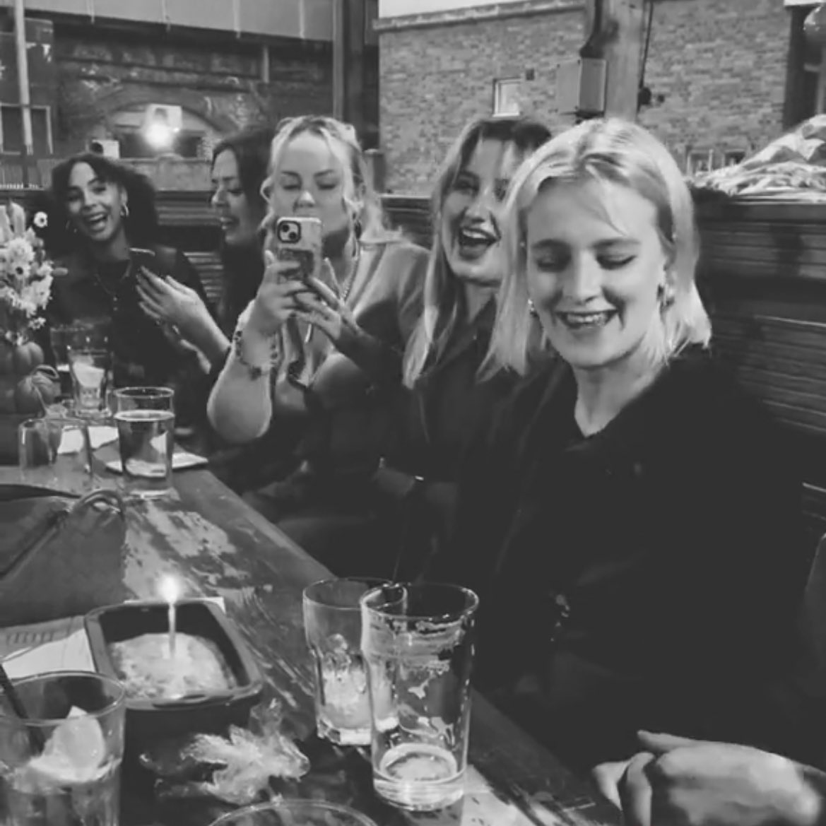 ‘ 𝐌𝐀𝐊𝐄 𝐌𝐄 𝐅𝐄𝐄𝐋 𝐋𝐈𝐊𝐄 𝐀 𝐆𝐎𝐃. tweet media