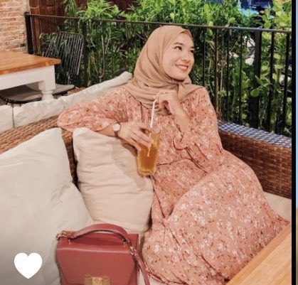 jiwoongnuna's tweet image. Ini aku gatau muka asli atau ngefake, hatihati semua semoga wlnya cepet pulang