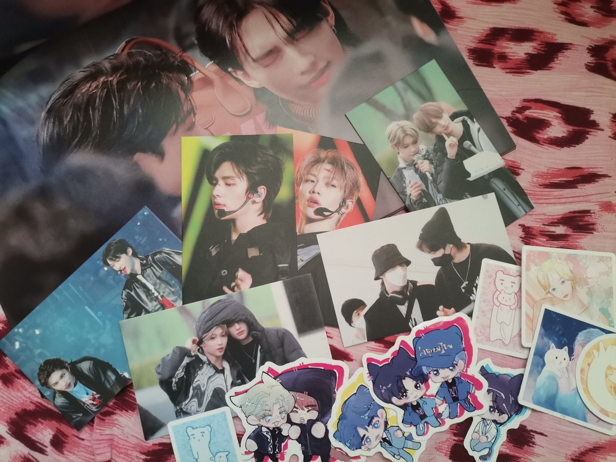 Mail alert 💕

Thank you <a href="/splashlush/">splashlush</a> for hosting a GO for <a href="/pi03200915/">perfect innocence</a> hyunlix photobook. Soo prettyy and it comes with photocards and stickers as well ☺️💕