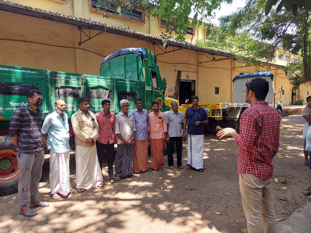 DoKozhikode's tweet photo. Awareness program conducted for truck drivers regarding maintaining cleanliness in depot premises, at FSD Thikkodi on 26.04.2023 @FCI_India @FciKerala @fcisouthzone_pr https://t.co/m9FYsrUYBm