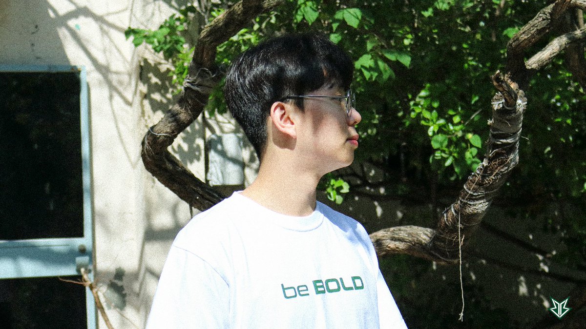 Brionesports's tweet photo. 모신의 축복이 끝이 없네..
어디에서 찍어도 화보🤲
*모건 착용👔
-2023 브리온 Green Rectangle T셔츠 / L(100)
🛒https://t.co/i2vbdHnSUa (Link in bio)
#BRION #BROSHOP #BROSTYLE #Morgan https://t.co/9n0n2gaIVY