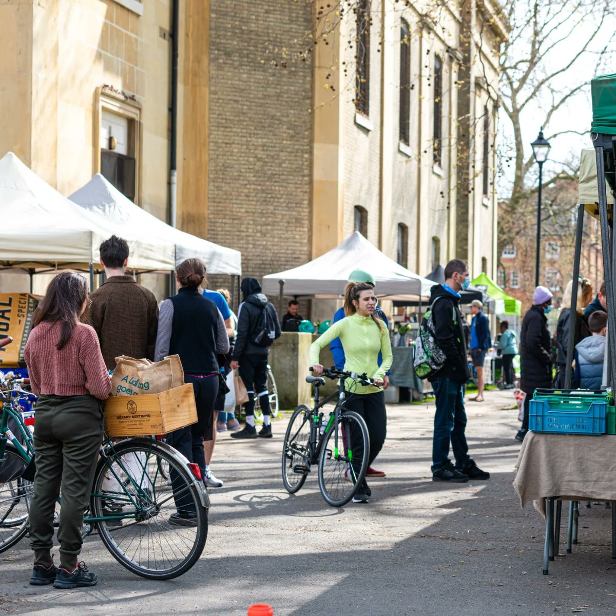 The weather forecast for this Sat looks really good and we expect a full house with all your favourite stalls.  Hope to see you all at the market for your weekly food and gifts shopping and of course, a lovely cup of coffee. 
📷 <a href="/LawrenceChirita/">Laurentiu Chirita</a>
#weareccfm #Ovalmarket #Lambeth