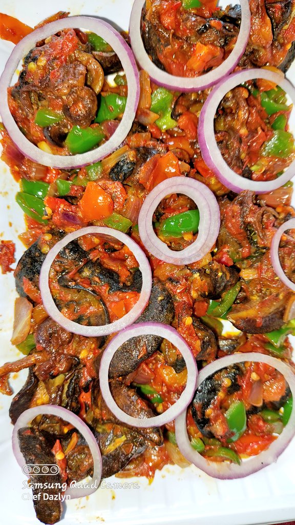 Weekend is almost here.. Someone needs to order these delicious dishes from me... My dm is open.