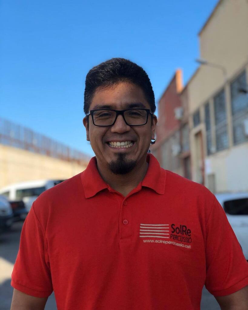 I mentre preparem la #solretronada, avui toca celebració!! Per molts anys Maya!!!
.
.
.
.
#SolRe #percussió #aniversari #professor #cumple #cumpleaños #permoltsanys #happybirthday #birthday #felicitats instagr.am/p/Crh3KAzNRg-/