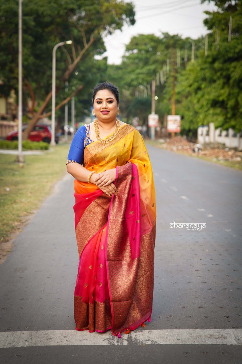 Kora Organza Banarasi saree ❤️💛💙
#saree #sarees #sareelove #designersarees #sareeblouse #designersaree #silksaree #sareelovers #sareesusa #sareefashion #designersareeskolkata #designersareesusa #designersareesdelhi #sareeblousedesigns #sareelover #sareesoverseas