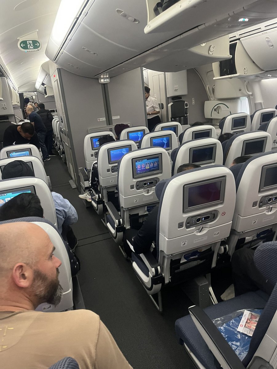 Craig Hall tweet media