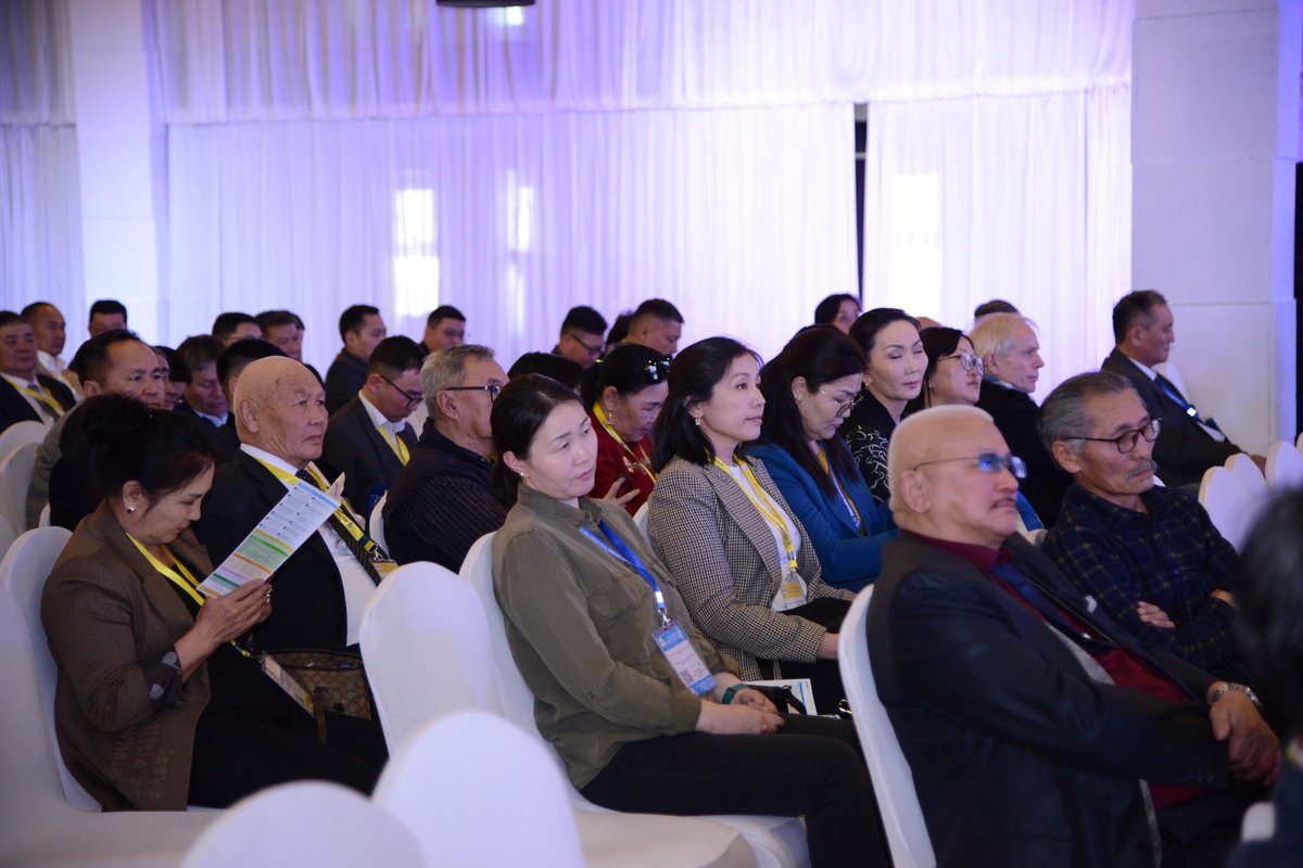 АМЕП 2 хөтөлбөр 15 дахь удаагаа зохион байгуулагдсан “Монголын Геологи Хайгуул 2023” чуулганд нэгдэн, оролцсон. 

AMEP 2 participated in the 15th Mongolian Mineral Exploration Round-up held at the Corporate Convention Centre between March 30th and 31st, 2023.