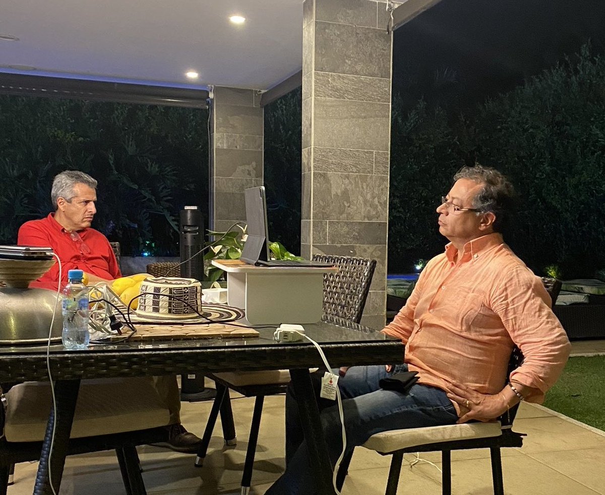 NicolasLopezLIB's tweet photo. Nadie trabaja mejor en equipo que este par. @velascoluisf @petrogustavo #GobiernoDelCambio
#PactoLiberal #LiberalProgresista https://t.co/JmHFFze8za