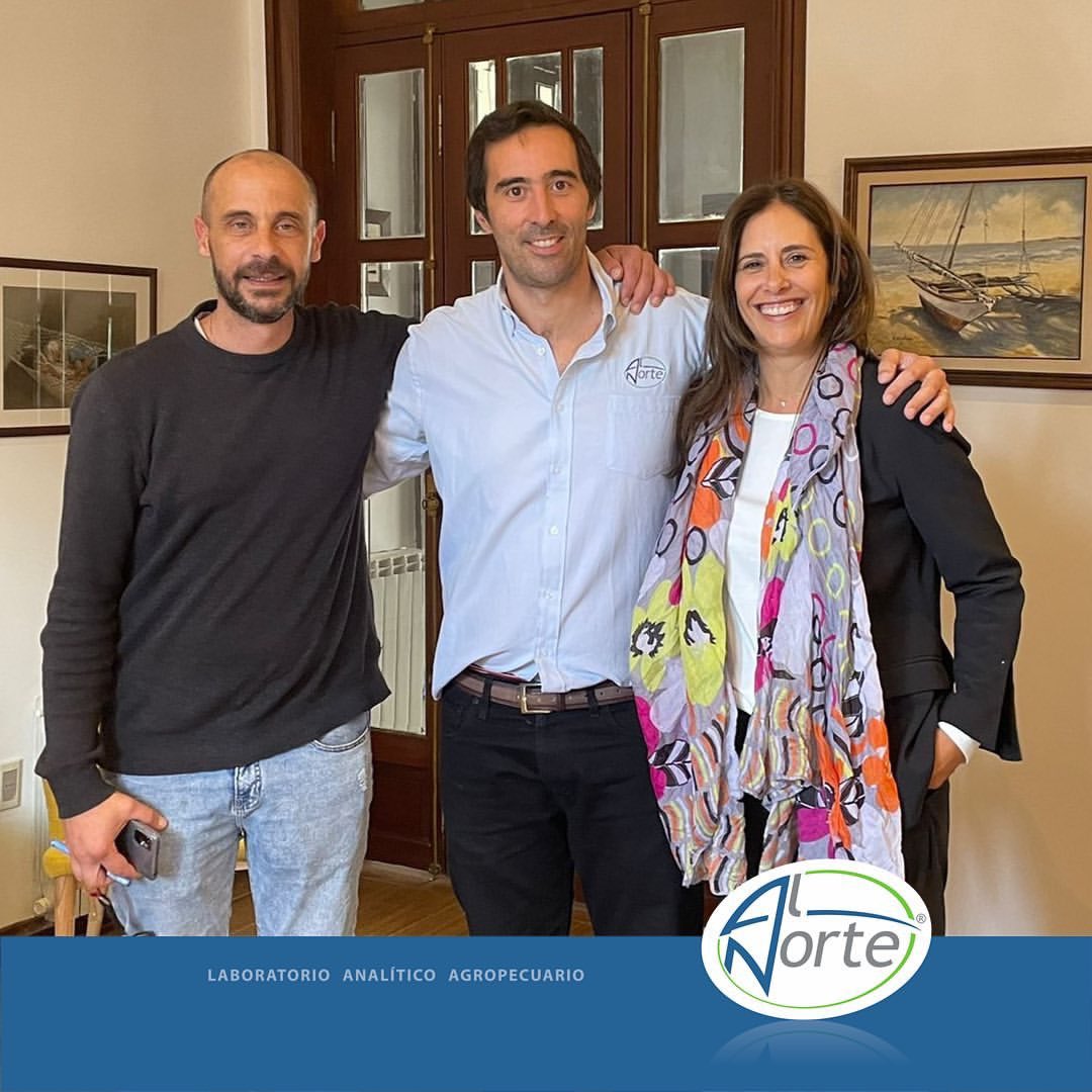 Al_Norte_Lab's tweet photo. ✍️Firmamos la Alianza con Genexa, la que nos proyecta juntos en análisis por PCR durante varios años! @GenexaUruguay https://t.co/6TpTLJWaW9