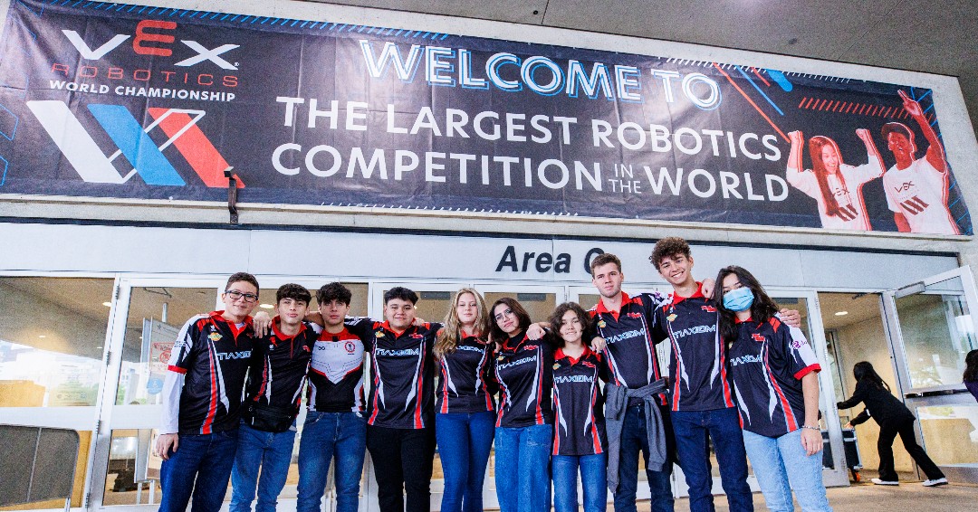 REC_Foundation's tweet photo. Can't join us in person? Don't miss the action.

👀 Tune in to the 2023 VEX Robotics World Championship livestream at https://t.co/FmSnytL6IS now through May 4!   

#vexworlds #recfoundation https://t.co/A8THKhFgIW