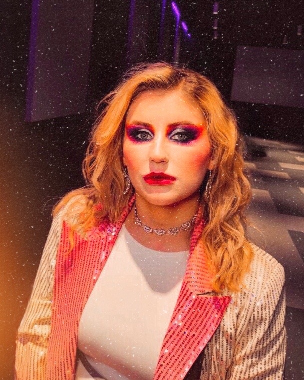heyivyash's tweet photo. ❣️Stop, Rewind❣️music video make up with Yuliana Jones, Screen &amp; Film School Birmingham &amp; BIMM Birmingham ✨⁠
⁠
#DIYMusicArtistUK #PopMusicLife  #BodyPositivityAdvocate #WomeninMusic #FemaleSongwriter #MidsizeFashionInspo #MusicVideoShoot #behindthescenes https://t.co/Uu6f3StsfN