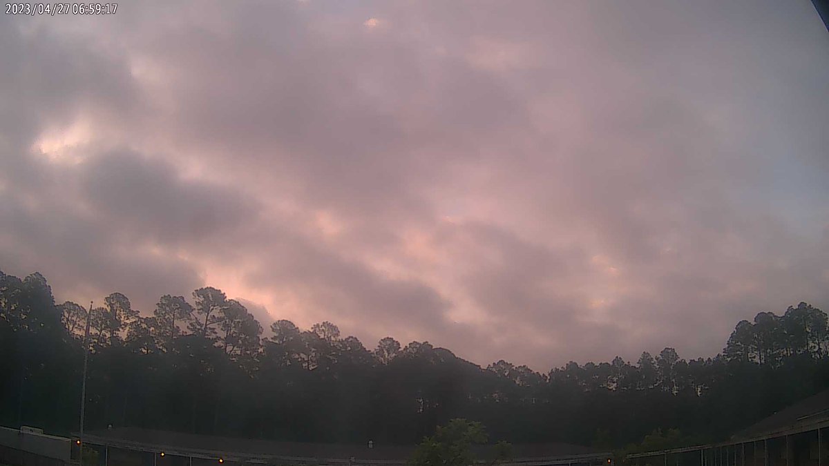 AESWxSTEM's tweet photo. Alachua eSchool at sunrise and it's 65.0 F. https://t.co/dcHG0sjC2e