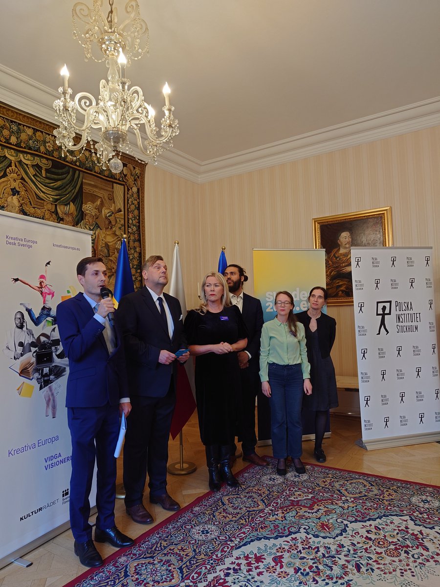 PLinstStockholm's tweet photo. Gårdagens välkomstmingel för deltagare av Creative Europe Desks konferens på @PLinSweden som anordnades av Polska institutet å EUNIC Stockholms vägnar (@pRUSZKIEWICZ är EUNICs ny ordförande) med stöd av Creative Europe Desk Sweden, EUNIC Stockholm, @Filminstitutet &amp; @Kulturrdet. https://t.co/9ai27nTmjS