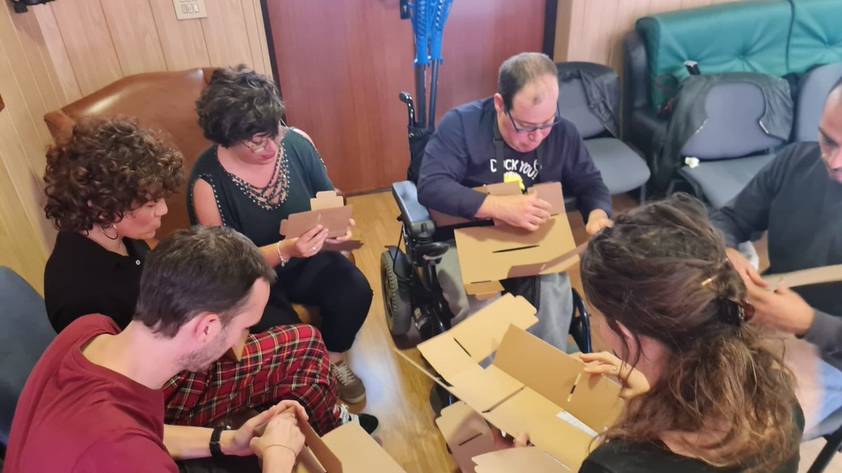 bizkaiagara's tweet photo. Plazer handia beste #bForoa lan saio bat aurrera eramatea! Eskerrik asko a todas las personas que nos acompañasteis en la sede de las Siervas de Jesús para que este foro siga creciendo #BizkaiaGara #EginezIzan #TiempoDeAccion
▶️https://t.co/6N5i8gCG5W https://t.co/Z5hYVv0nOO