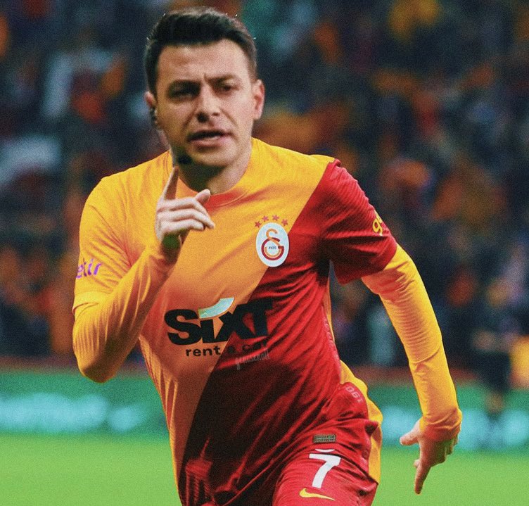 gencsenoll's tweet photo. Vodafone Park’ta kazanamayan Galatasaray’ın son şansı
Tetikçi Ali Şanslan

#MHKdanAslanaSonŞansAli https://t.co/N1lHIw80GU