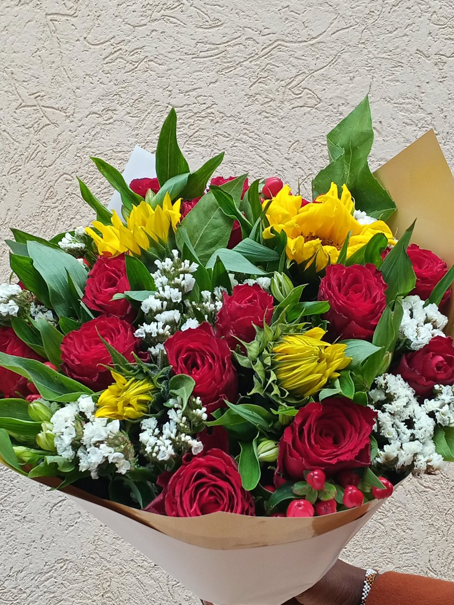 BflowersKE's tweet photo. Hello everyone! We have great offers for you this week🥳🥳buy a sunflower bouquet🌻 at KSH.1250/-

Hurry up and make your orders now🥳🥳

Make your orders:
☎️0113669203
☎️0787991550

Visit our website:
https://t.co/t1UFOFVVIc https://t.co/czGiJRDlj7