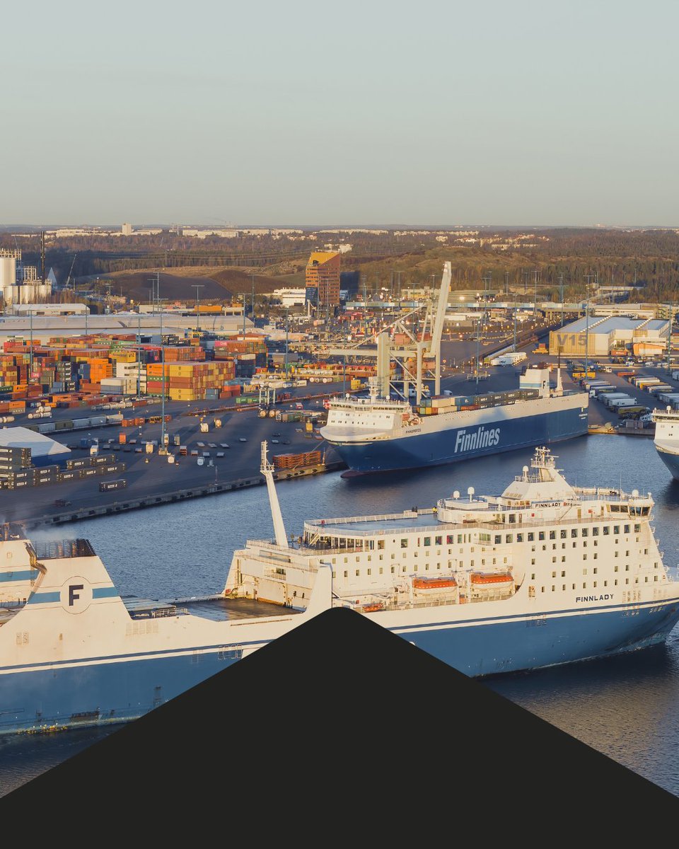 Fintraffic_fi's tweet photo. Tässä onnistuimme: Jos laivan aikataulu muuttuu, kertautuvat haasteet satama- ja logistiikkatoimijoiden välillä. Tähän vastaa reaaliaikatietoinen Port Activity, jonka käyttö laajeni jo 21 satamaan Suomessa.👇
#liikennetieto #portactivity #meriliikenne

🔗 https://t.co/EIVFnqV1JC https://t.co/K50X9FaZyT