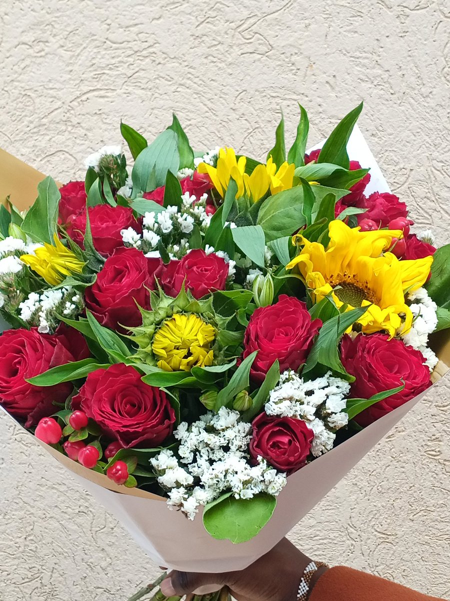 BflowersKE's tweet photo. Hello everyone! We have great offers for you this week🥳🥳buy a sunflower bouquet🌻 at KSH.1250/-

Hurry up and make your orders now🥳🥳

Make your orders:
☎️0113669203
☎️0787991550

Visit our website:
https://t.co/t1UFOFVVIc https://t.co/czGiJRDlj7