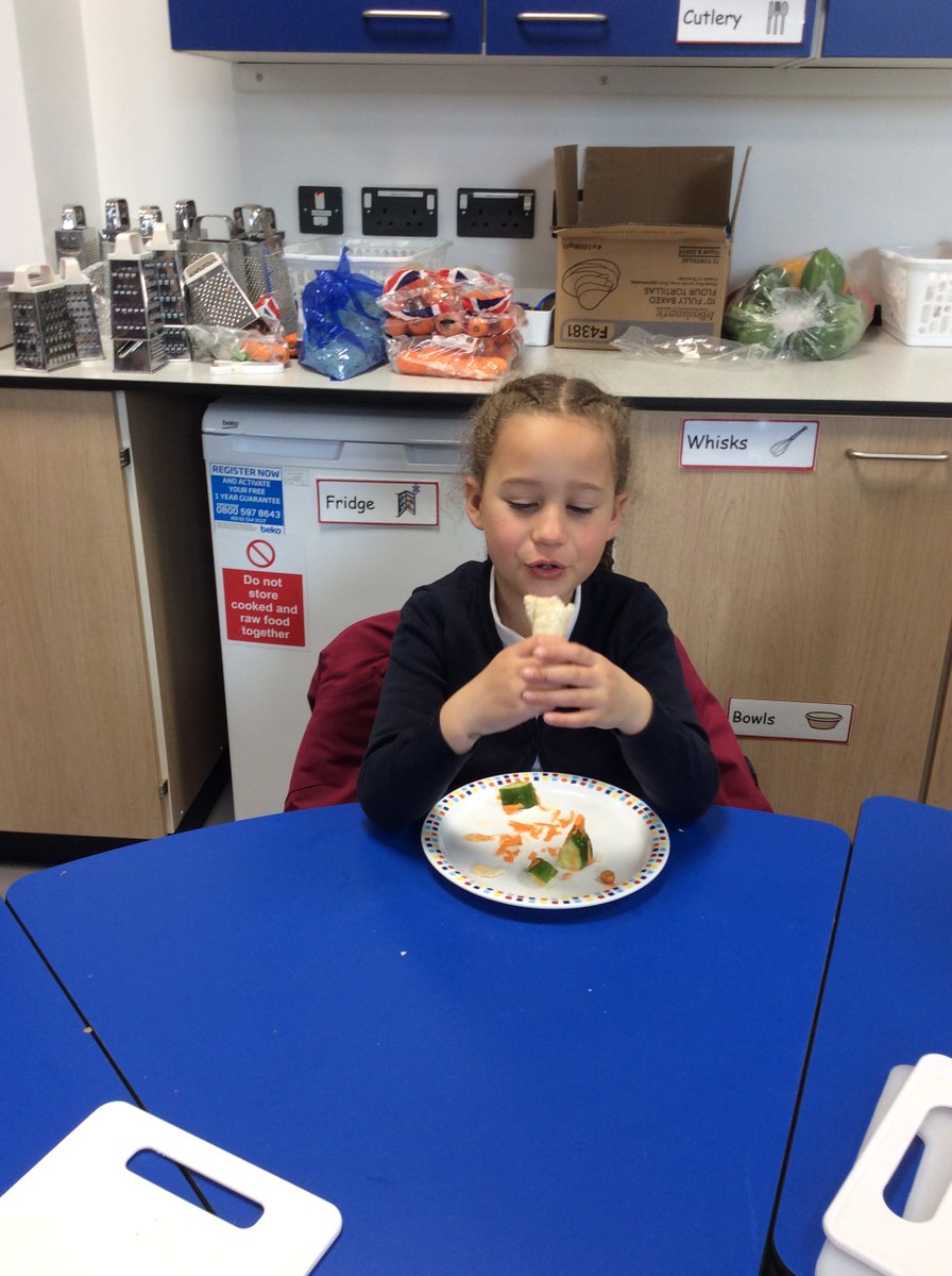 YewTreeSandwell's tweet photo. Year 3 have had an amazing morning making Baked bean wraps and side salad as part of our DT learning. Thanks to @Dolce_Catering for all your support. #learningwithoutlimits https://t.co/Lxwq794RI5