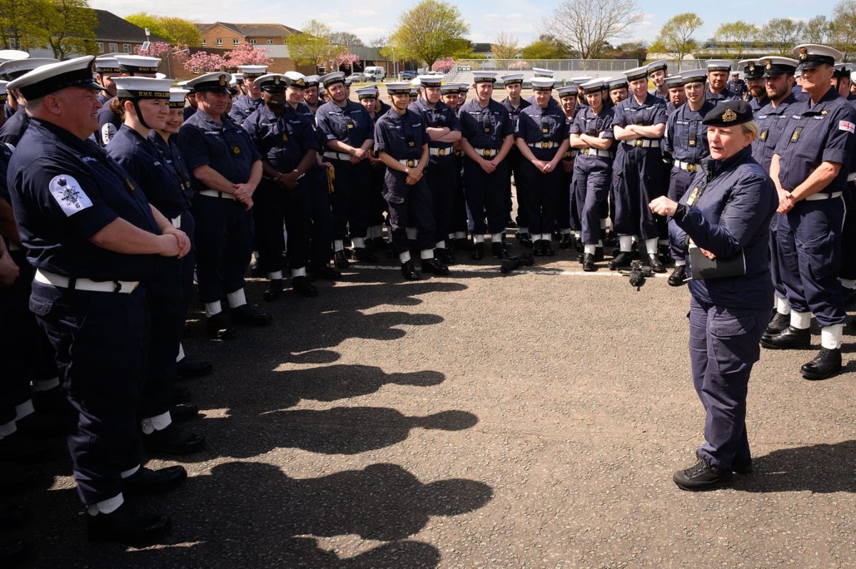 Really good to get out & about this week in the ☀️ to talk to so many of our dedicated @RoyalNavy, @RoyalMarines & @RoyalNavalReserve & Royal Marines Reserves who are preparing to represent us at the King’s Coronation. #Proud of our #OneNavy