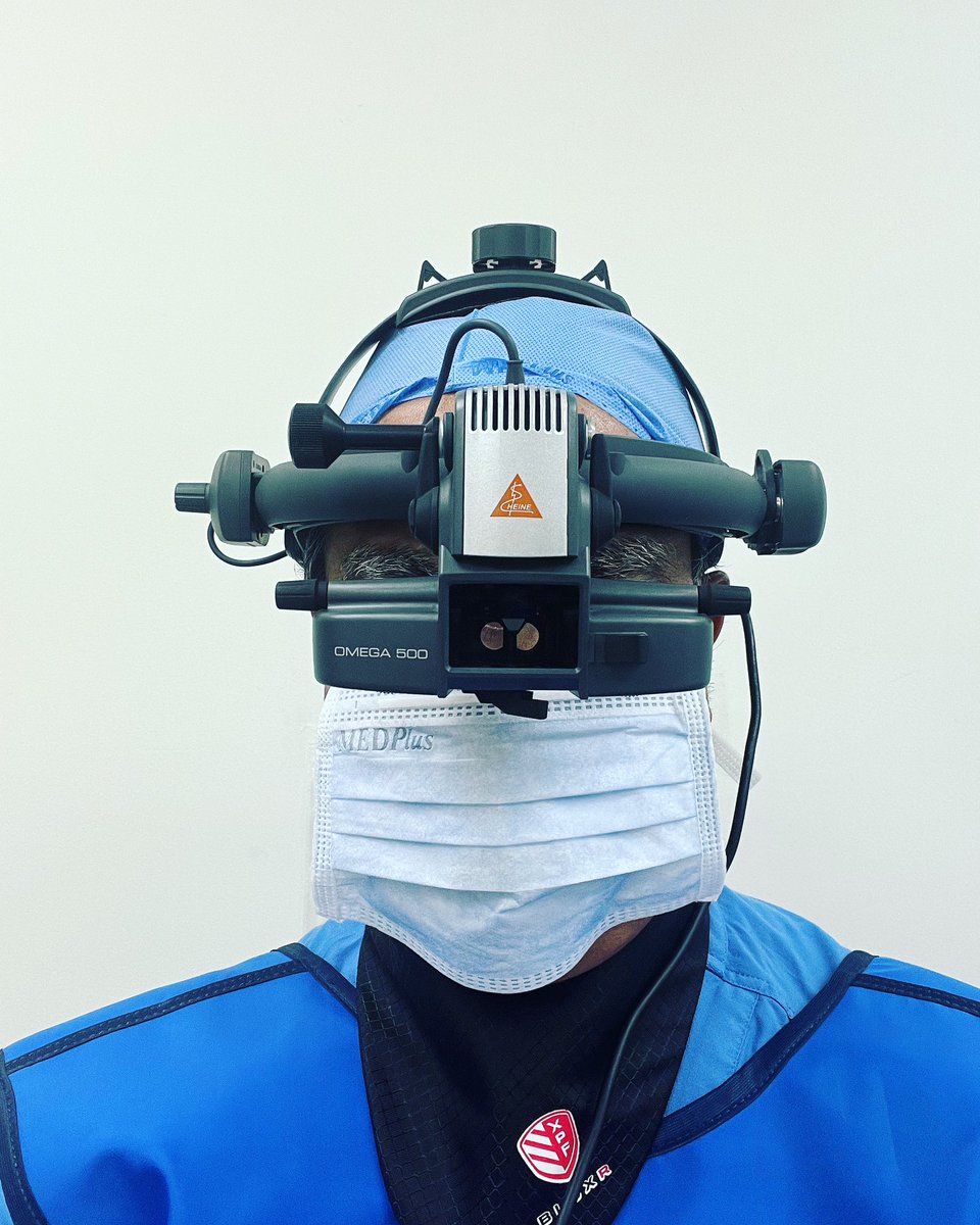 ALRexMichael's tweet photo. Exploring visual augmentation @nshdubai for #complexspine surgery 😊 https://t.co/7VskDkEBwS