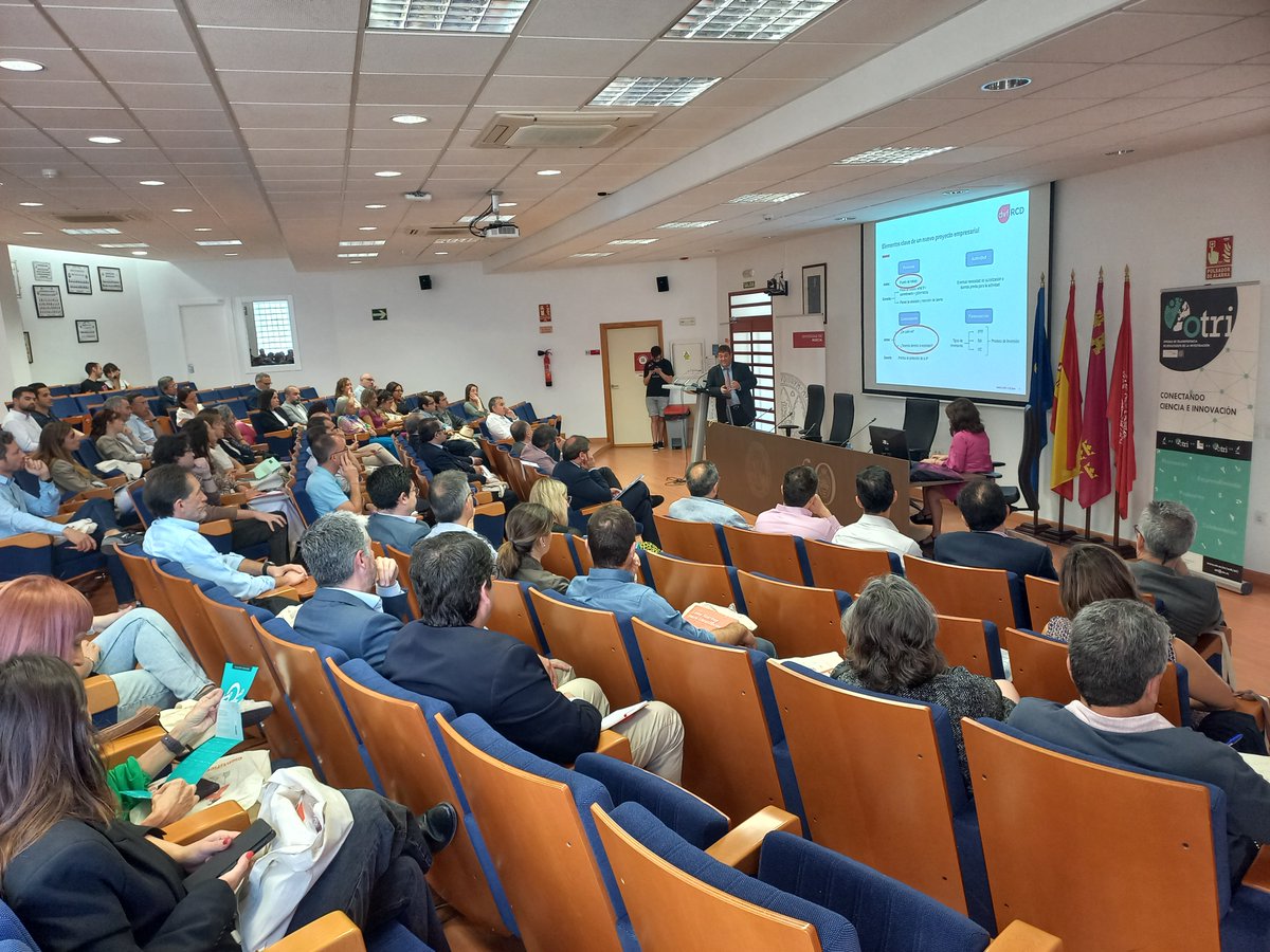 Ayer celebramos con gran éxito de asistencia "El día de las Spin-Off", donde conocimos de primera mano la actividad de las EBTs de la <a href="/UMU/">Universidad Murcia</a>. Además presentamos la obra "Lean Startup para científicos" y las novedades de ley de la ciencia y de startups para el emprendimiento.