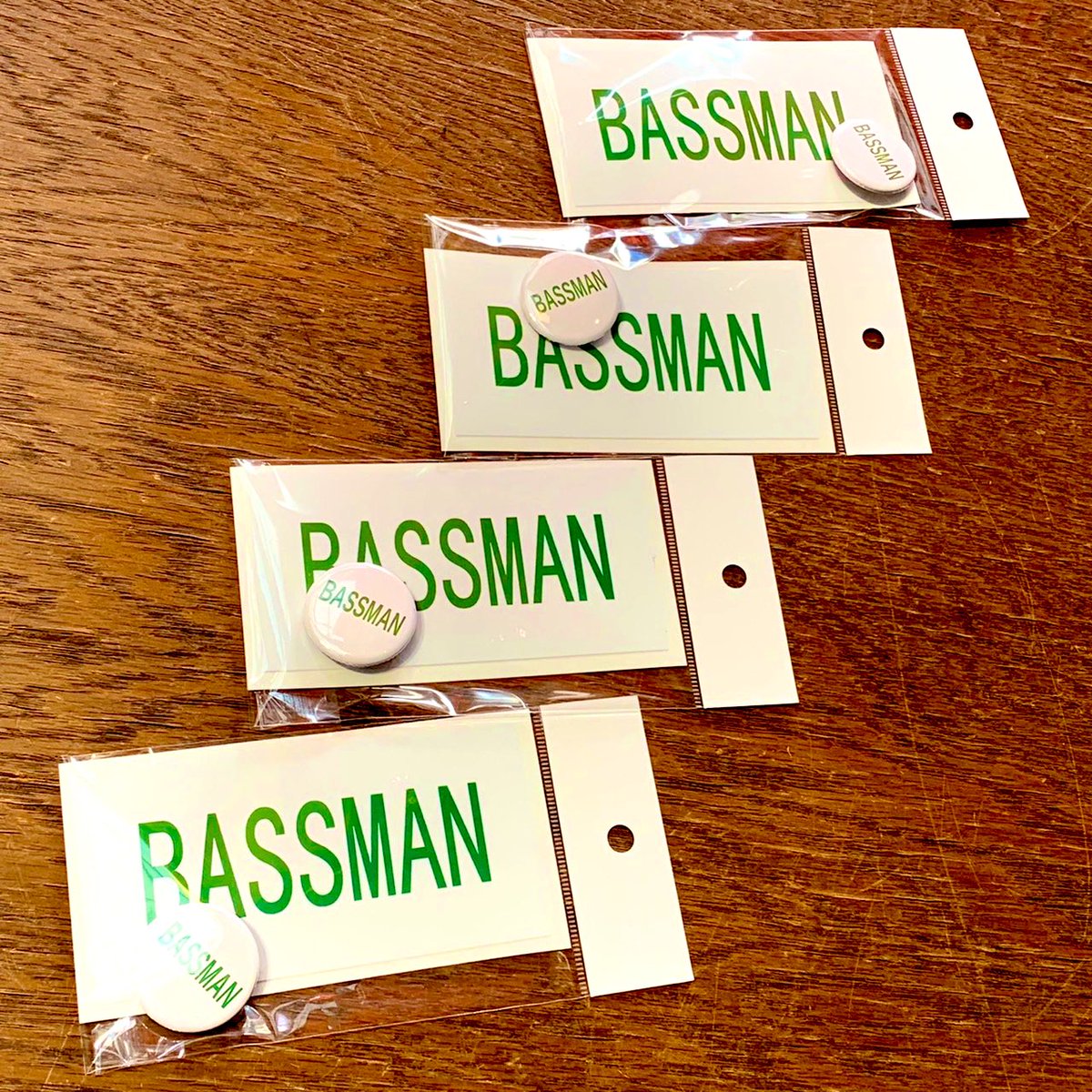 harauru's tweet image. 先日の #getbacksessions ありがとうございました！

おかげさまで #bassman Tシャツも全サイズ完売ですありがとうございます！

Tシャツは完売ですがステッカーバッジセットは近日中 @fabchic_oosu にて販売予定です、よろしくお願いします😃💫

#TxVxG #thevintagegarden 

instagram.com/p/CriW9fgPHsq/