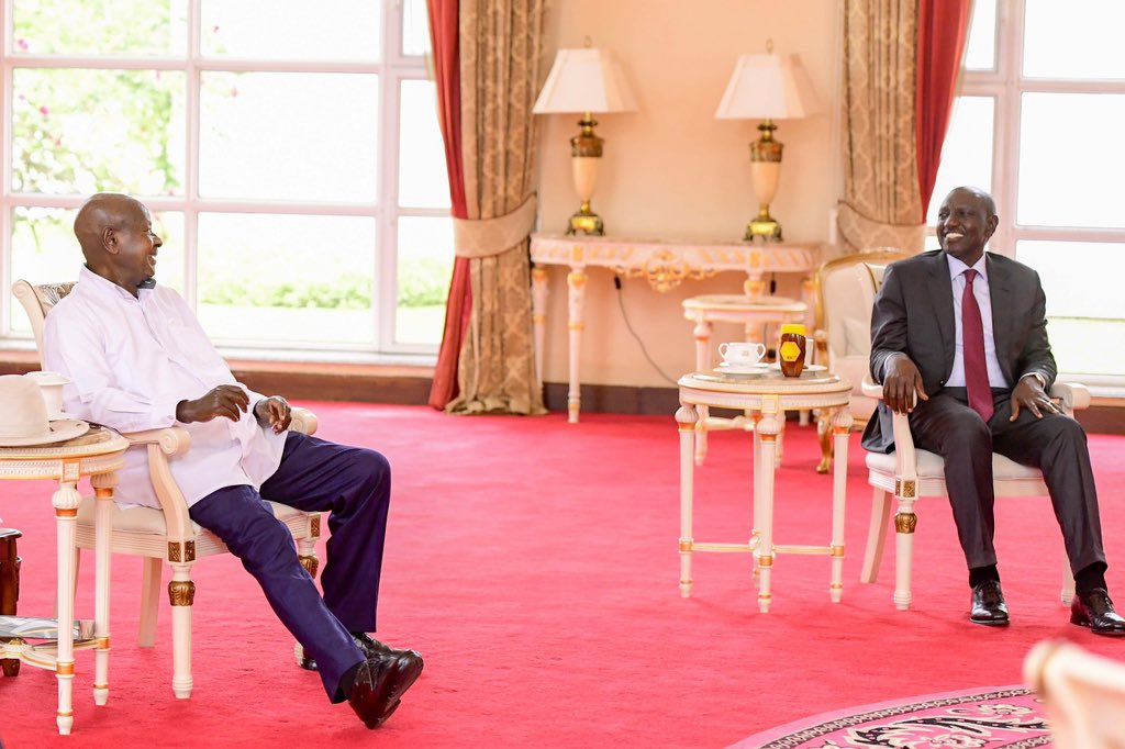 KagutaMuseveni's tweet photo. It is a pleasure to host my brothers, Their Excellencies; Hassan Sheikh Mohamud (Somalia),  Ismail Omar Guelleh (Djibouti),  Evariste Ndayishimiye (Burundi), William Ruto (Kenya) and Demeke Mekonnen (Ethiopia) at State House Entebbe, for the Heads of State Summit of the Troop Contributing Countries to the African Union Transition Mission in Somalia (ATMIS).