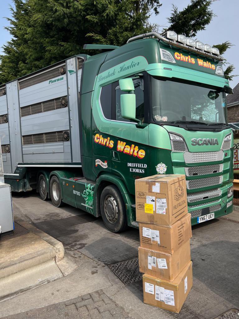 Our t-shirts had been held up and were running the risk of not arriving untill tomorrow afternoon, in a strange twist of fate, the producers whilst taking them to couriers noticed a chris waite transport vehicle in a local garage and asked if they would fetch them home with him.