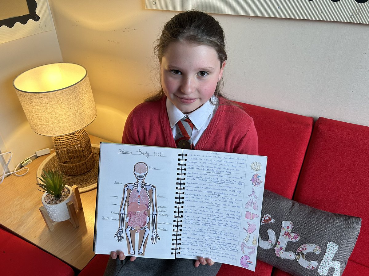 JoanneWeightman's tweet photo. Delighted with this young lady @GlyncoedP for proudly sharing her beautifully presented & informative #learnerInquiry about the organs in the human body #GPSREACHπ#pupilvoice #creativecontributor #ambitiouscapalelearner https://t.co/hG5ezKHp8o