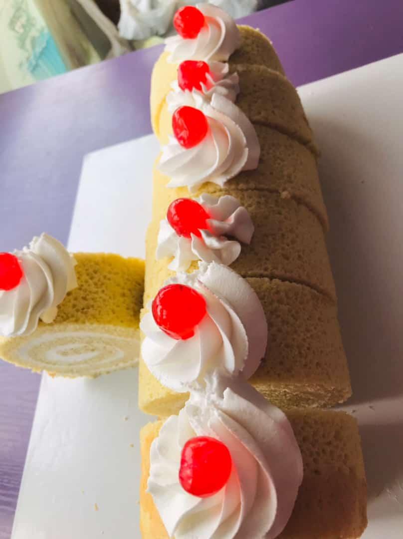 ramychel's tweet photo. Hello family, I'm into catering and decoration. I bake beautiful and lovely cakes also crunchy, delicious, milky chin-chin. Slide into my DM to place your orders ❤️ https://t.co/4rO95VvQ7i
