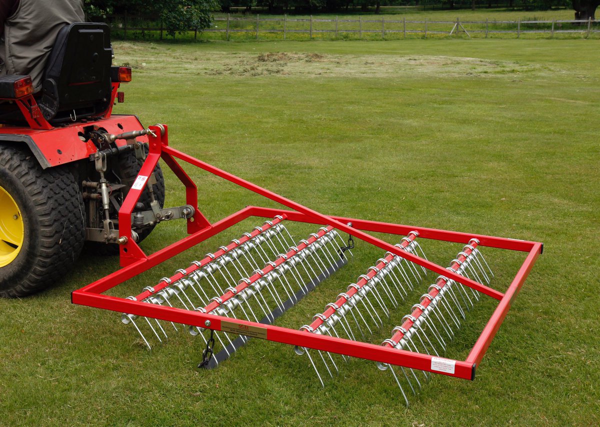 SCHSuppliesLtd's tweet image. Scarifying concluded for April………This week’s focus is our Mounted Scarifying Rake. The staggered tines cover the ground excellently while jiggering and pulling out the dead thatch. 

Click here for full spec on our 3SR schsupplies.co.uk/product-page/m…

#scarifying #countryestates