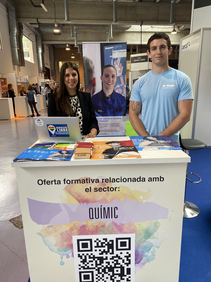 aeqtonline's tweet photo. TALENT | El sector participa aquests dies a la Fira Camins d'FP de Tarragona.

👩‍🏭 L'AEQT i diverses empreses associades expliquen als joves les sortides professionals a la indústria.

La FP, en especial Dual, és una gran font de talent per a la #Química 👉 https://t.co/F1F3bltQR9 https://t.co/I4ari6NToV