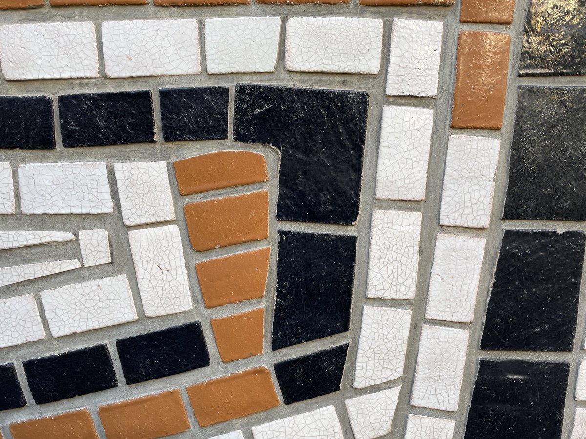 Tile_Style tweet picture