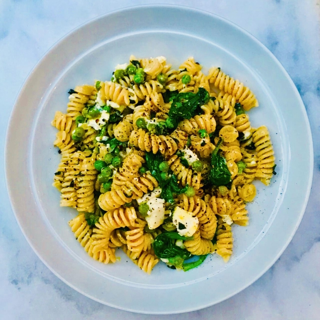 plate__up's tweet photo. These recipes are quick and easy to make without sacrificing on taste🤤

🍋 Fresh Feta, Pea, Mint and Lemon Pasta by @cookwithjopratt

🍅 Creamy Tomato Risotto by @HealthyLivingJW

🍄 Crispy Ham &amp; Mushroom Gnocchi by @Deanedwardschef
 
Go to the link in bio for the full recipes⬆️ https://t.co/Ml22G4kUI6