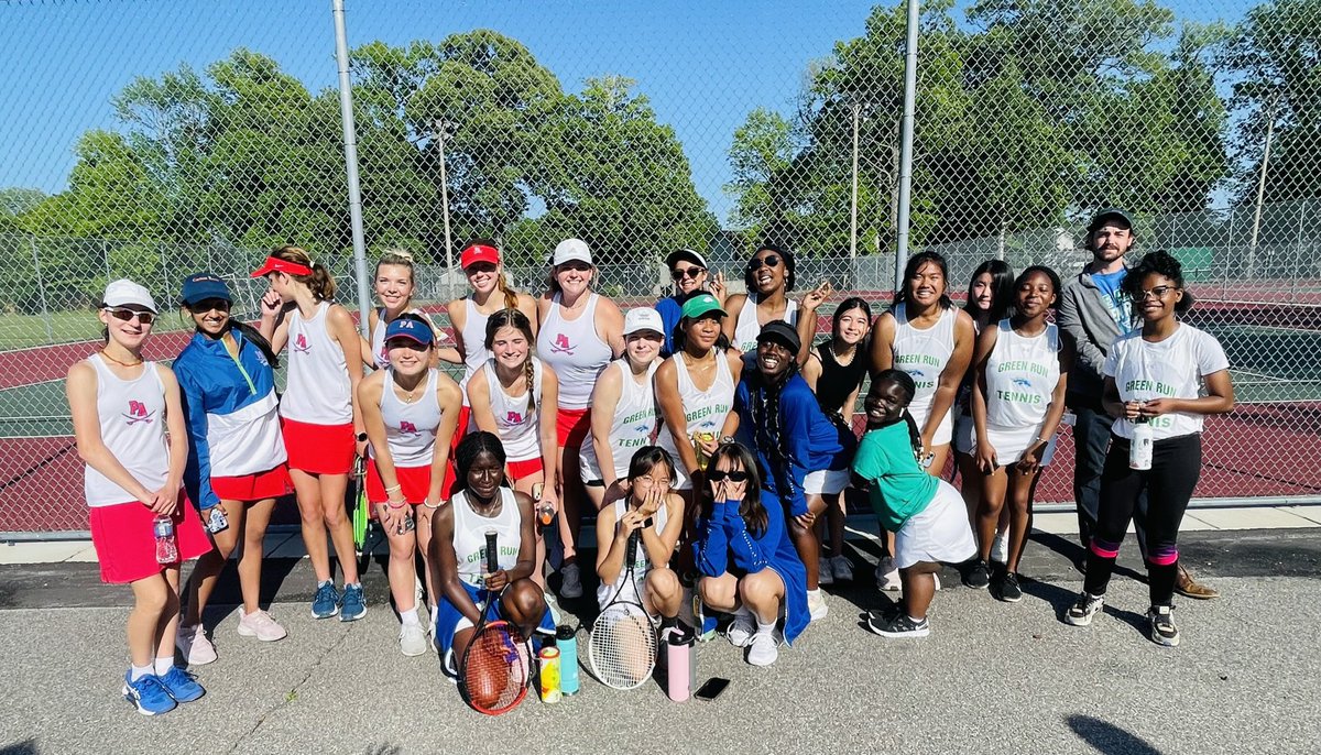 GR &amp; PA Tennis promoting good sportsmanship 💚💙❤️ <a href="/PAHSCAVS/">Princess Anne HS (PAHS)</a>