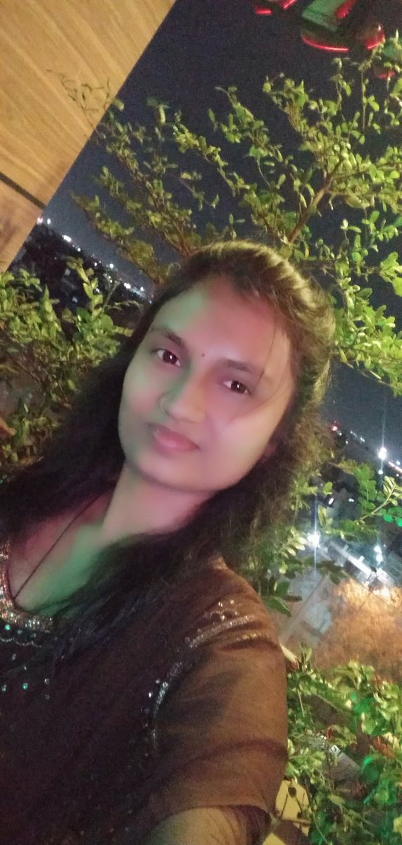 JYOTIKUSHWAHA11's tweet photo. कुछ एहसास हैं पन्नो पर,
कुछ ख्वाहिशें हैं लिफाफों में बंद, 📂
अरमानों की यह कैसी कश्मकश है,
बंद लिफाफों में से भी कह जाती है सब कुछ ।🍂
....✍🏻📝𝐣𝐲𝐨𝐭𝐢
#shayri
#thoughts #best #bestlines #bestthoughts
#selfthoughtartist #selfimprovement #selfconfidence #selfrespect
#post https://t.co/WI9YgE8ayq