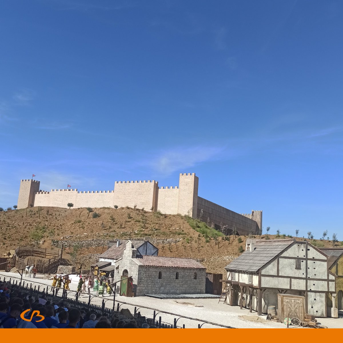 ColBernadette's tweet photo. ⏱ 🔙 ¿Preparados/as para retroceder cientos de años atrás?

📍 🏞 El jueves pasado, nuestros alumnos de 6º de Ed. Primaria y 1º de E.S.O. estaban de excursión en el parque temático medieval @PuyduFou_espana.

👍 ¡Un viaje en el tiempo que les ha dejado sin palabras!

#Historia https://t.co/vhrPBA050K
