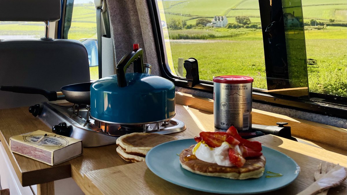 sophiepavs's tweet photo. 📣VAN FOR SALE: DEVON🚐
An awesome VW camper is up for sale in my family 👀 perfect for the #vanlyfe you’re dreaming of! 🌅🌊🍾
All details below - pls DM me to book a spin/visit in East Devon 🙏🏻 - and pls share across your network! #van #camper
➡️ https://t.co/XO7Mv8C2Jp https://t.co/MXs03kzwbt