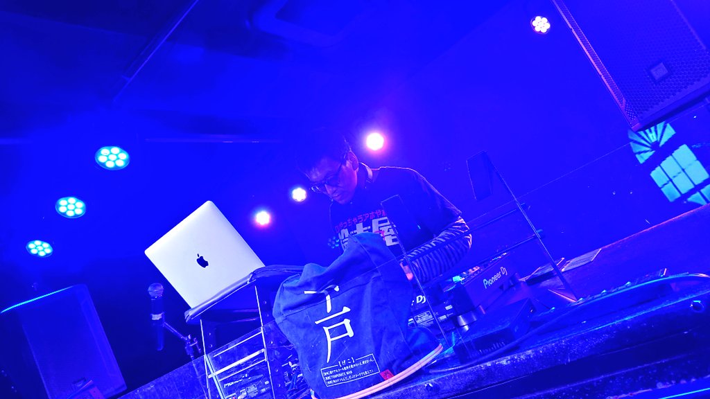 fr_style2019's tweet photo. 現在はDJ 鈴木屋さん🎵
#tmnetwork #tm39th #fanks #宇都宮隆 #木根尚登 #小室哲哉 https://t.co/TXAuIzVTss