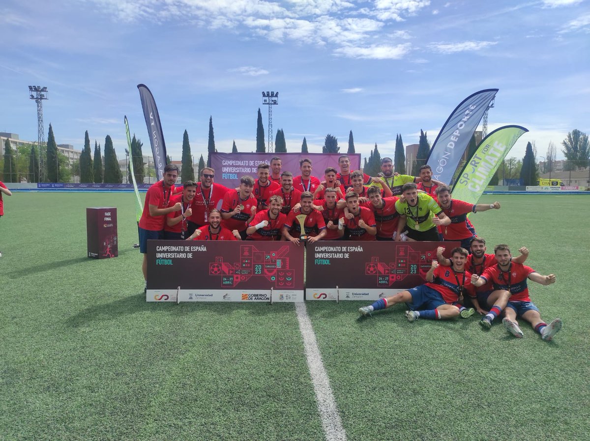 🏆🤩 ¡La 𝗨𝗻𝗶𝘃𝗲𝗿𝘀𝗶𝗱𝗮𝗱 𝗱𝗲 𝗚𝗿𝗮𝗻𝗮𝗱𝗮 (<a href="/CanalUGR/">Universidad Granada</a>) se lleva el Campeonato de España Universitario!

⚽️👏 Victoria 𝟯-𝟮 ante los anfitriones <a href="/unizar/">Universidad Zaragoza</a> 

🔗 Crónica: bit.ly/Univ2704