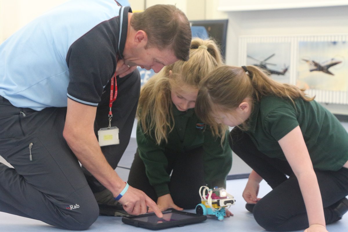 AttenboroughSc1's tweet photo. A super visit from the @rafyouthengage Our learners enjoyed the stimulating activities using @LEGO_Education A big thank you to the team-we look forward to working with you again! @STEMLearningUK https://t.co/GivIWlRFYE
