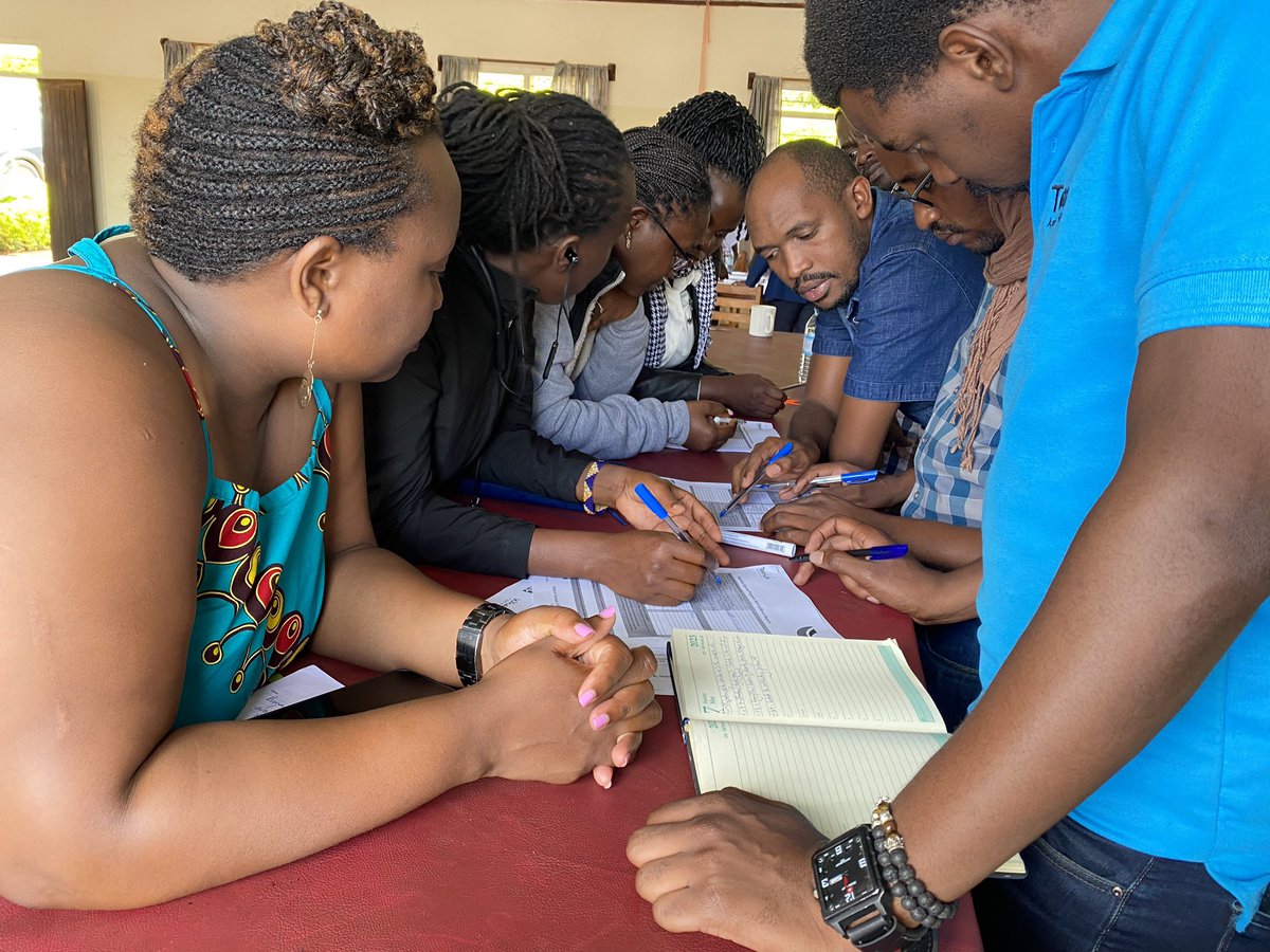 TeamUpUG's tweet photo. Exciting news! #TeamUpUganda is conducting a quarterly performance review in 2023. Our team has achieved great progress since September 2022 thanks to the good collaboration among implementing partners @HRNStiftung @Whave_Solutions @action4hU. #performance, #Uganda https://t.co/mIm5eYHVn5