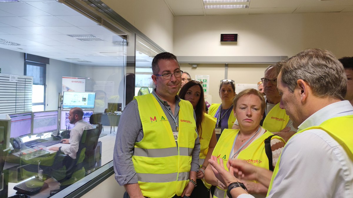 CCOO_FER's tweet photo. 🚇🚉 @CCOO_FER durante la visita a las instalaciones de @MetroGranada https://t.co/wDjwKytJNO
